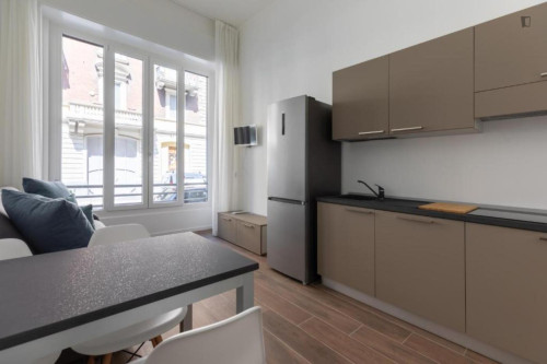 Comfortable 2-bedroom apartment just a stone's throw from the central station