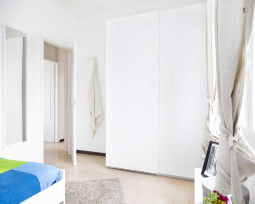 Neat single bedroom in Portello  - Gallery -  5