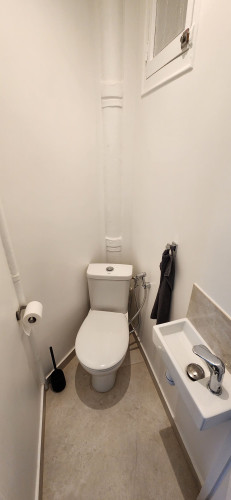 Stunning, renovated apartment on a quiet street in Paris - premium standard - With elevator