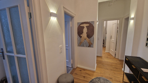 Central, historic and urban – exclusive furnished living for temporary stays, ideal for discerning professionals