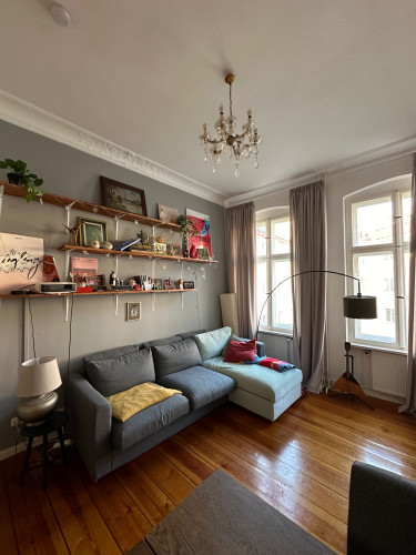 Charming Altbau apartment with balcony in Friedenau