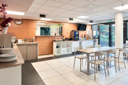 Elegant 2-bedroom apartment in Saint-Cyr-l'École - Gallery - 9