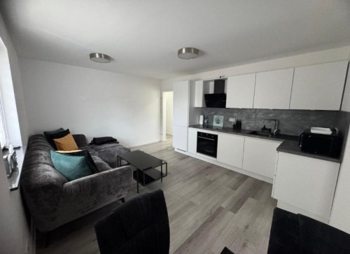 New & bright apartment in quiet street