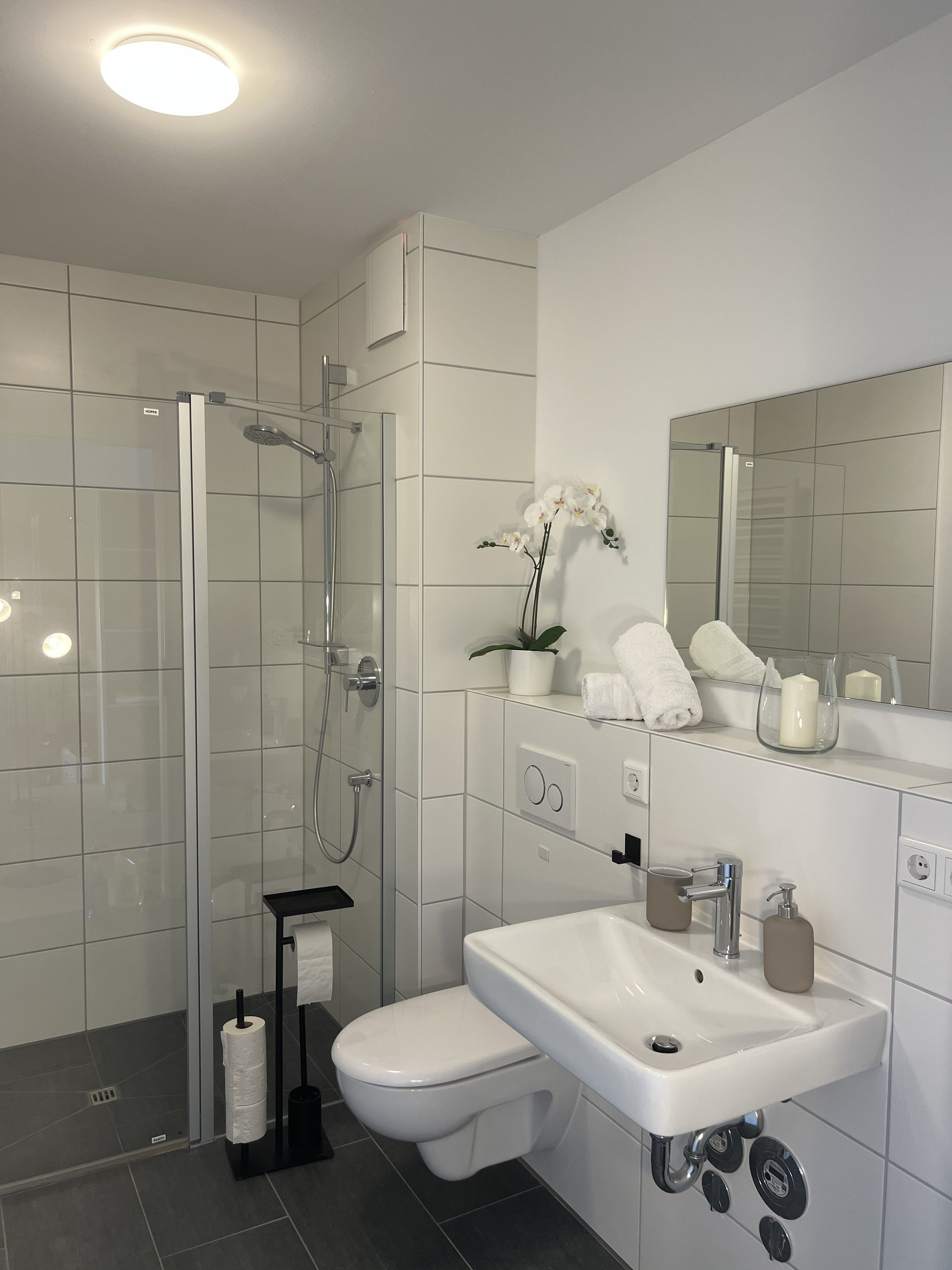  Stylish, Centrally Located Business Apartment—all-Inclusive And Fully Furnished, With Private Roofto  -  Stylish, centrally located business apartment—all-inclusive and fully furnished, with private rooftop terrace—ideal for project staff/expats  - Gallery -  11