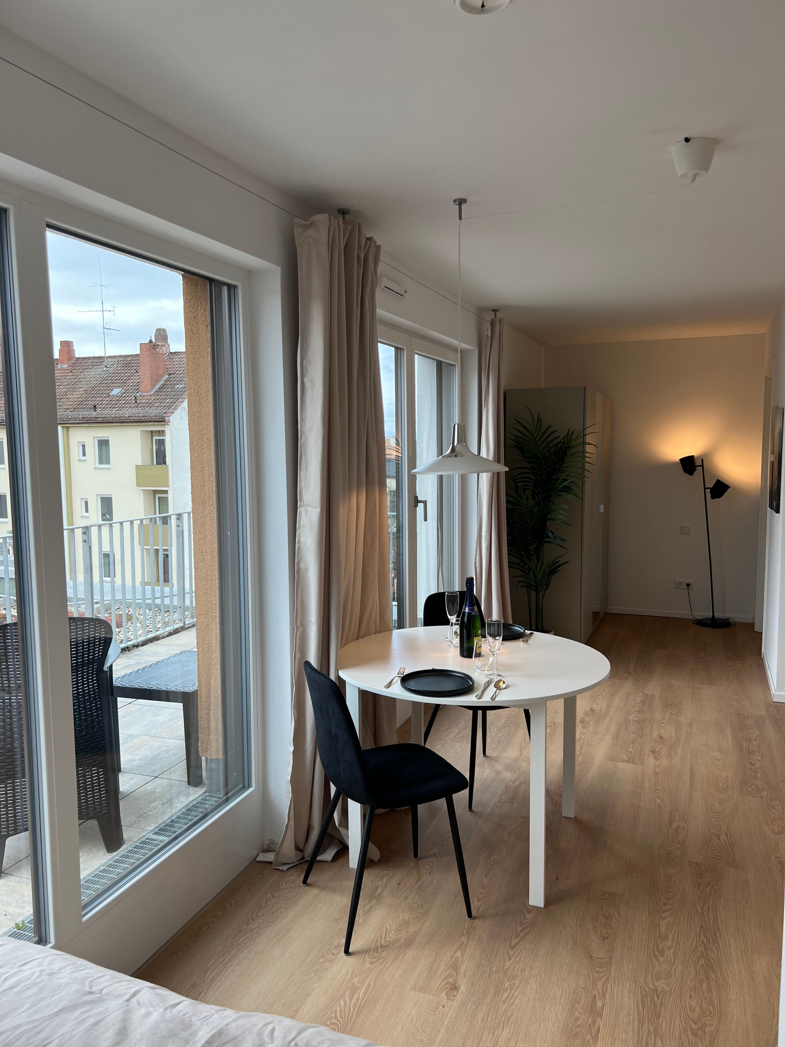 Stylish, Centrally Located Business Apartment—all-Inclusive And Fully Furnished, With Private Roofto - Stylish, centrally located business apartment—all-inclusive and fully furnished, with private rooftop terrace—ideal for project staff/expats - Gallery - 14