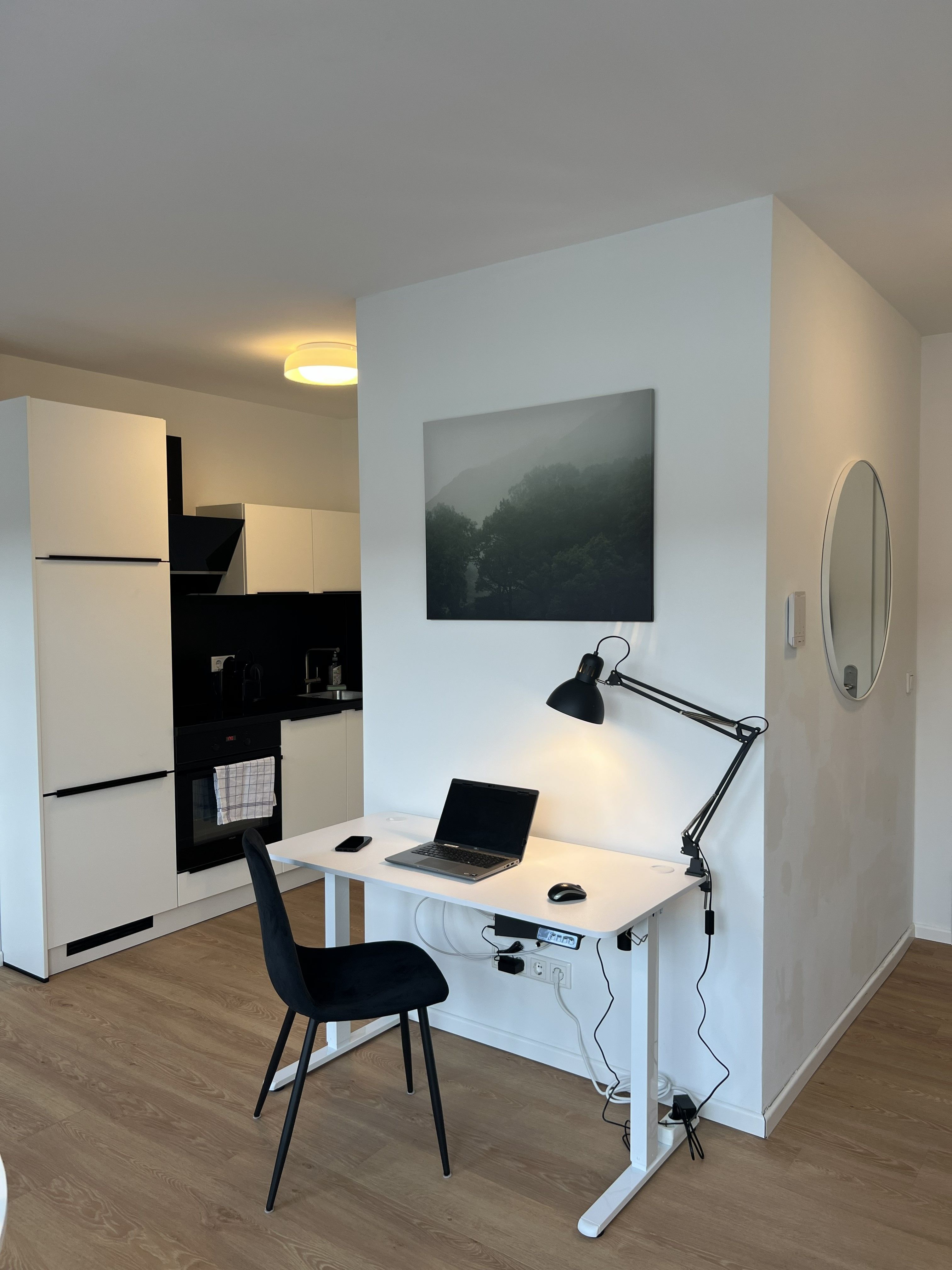  Stylish, Centrally Located Business Apartment—all-Inclusive And Fully Furnished, With Private Roofto  -  Stylish, centrally located business apartment—all-inclusive and fully furnished, with private rooftop terrace—ideal for project staff/expats  - Gallery -  17