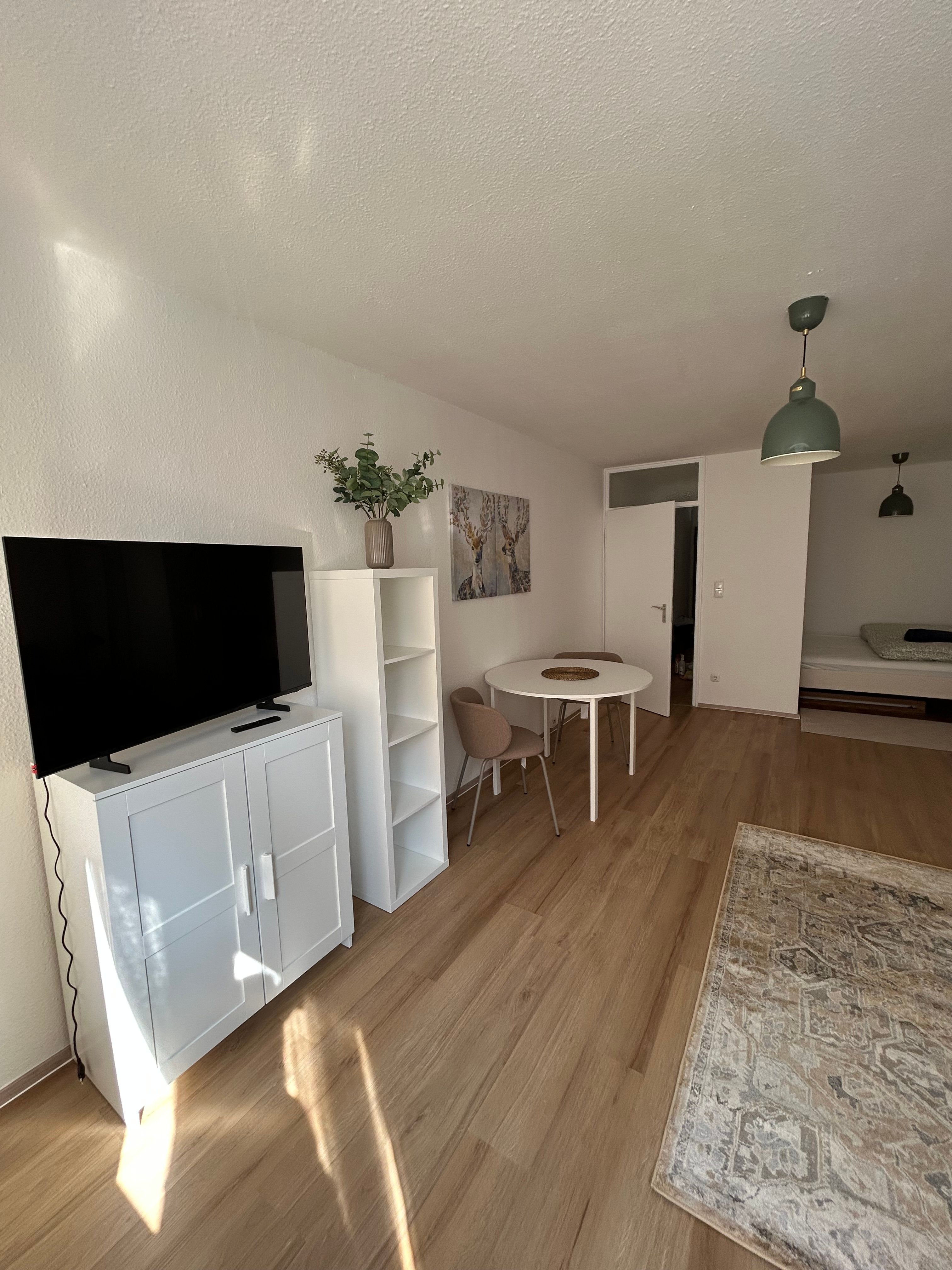  Neu Saniertes Business-Apartment Altstadt/Burgnähe – Möbliert, All-In – Sofort Verfügbar  -  Neu saniertes Business-Apartment Altstadt/Burgnähe – möbliert, all-in – sofort verfügbar  - Gallery -  9