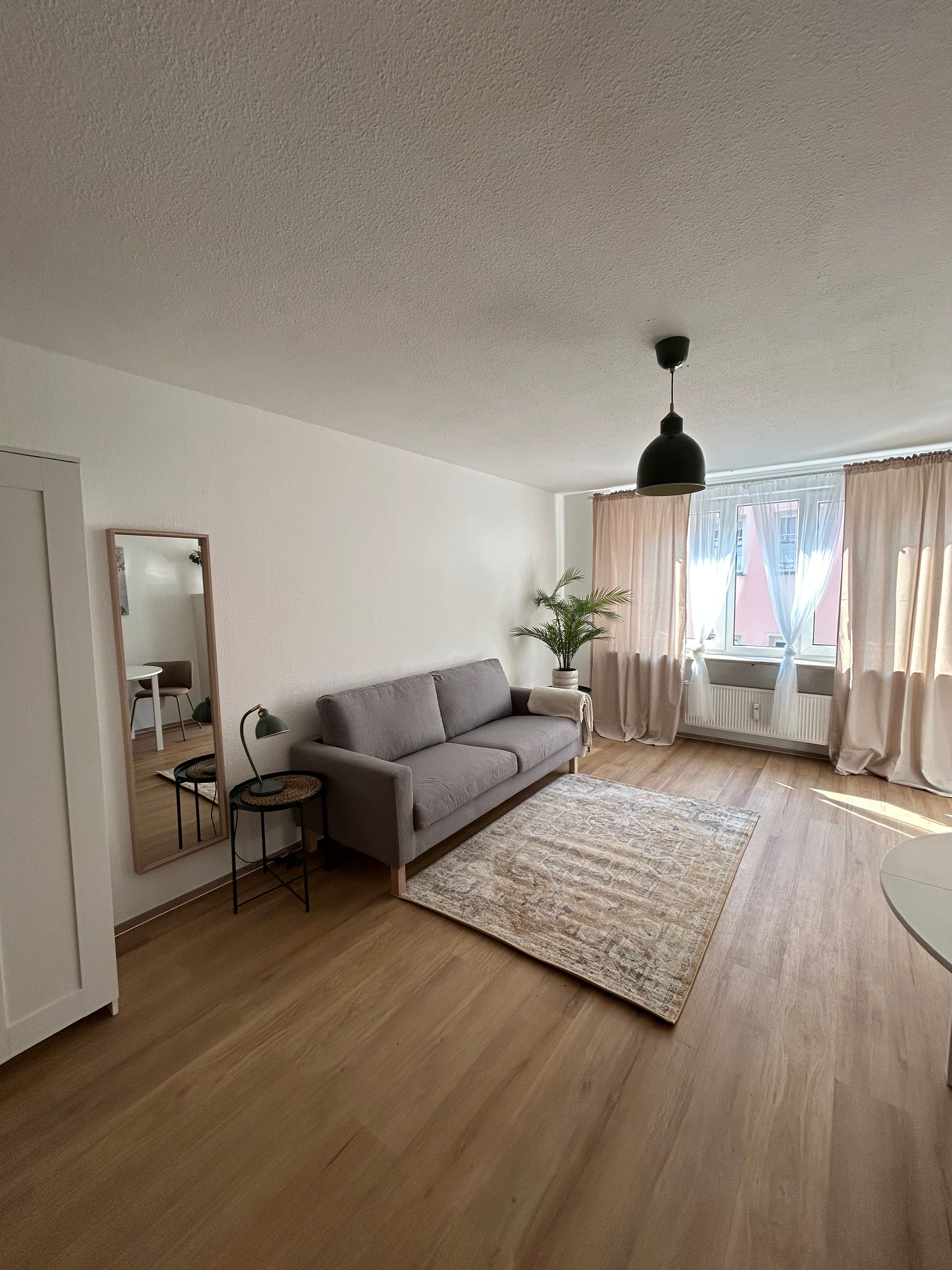  Neu Saniertes Business-Apartment Altstadt/Burgnähe – Möbliert, All-In – Sofort Verfügbar  -  Neu saniertes Business-Apartment Altstadt/Burgnähe – möbliert, all-in – sofort verfügbar  - Gallery -  1