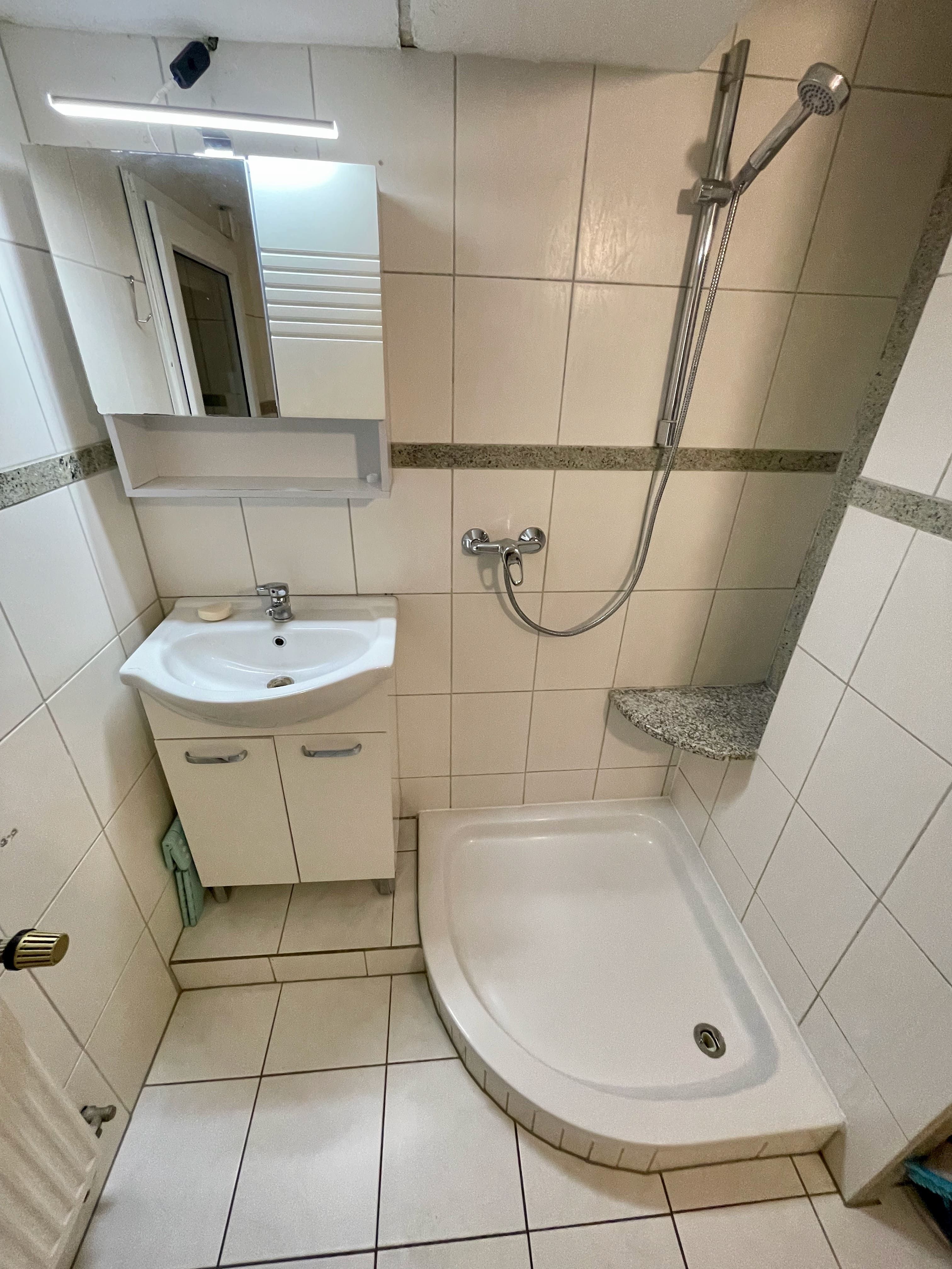 MODERN 2-ROOM ATTIC APARTMENT IN RATINGEN - MODERN 2-ROOM ATTIC APARTMENT IN RATINGEN - Gallery - 4