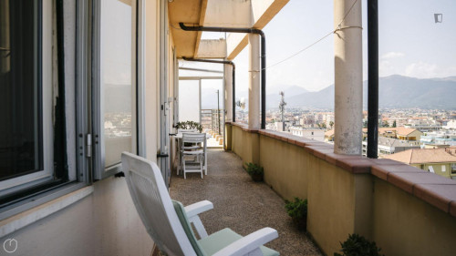 Welcoming 2-bedroom apartment near the Albenga train station 