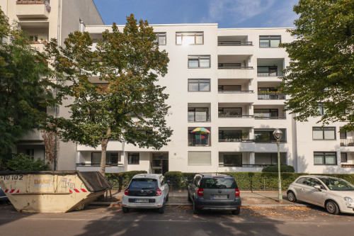 1 room Business apartment with south-facing balcony in Ku-Damm side street