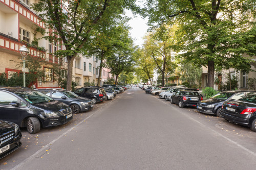 1 room Business apartment with south-facing balcony in Ku-Damm side street