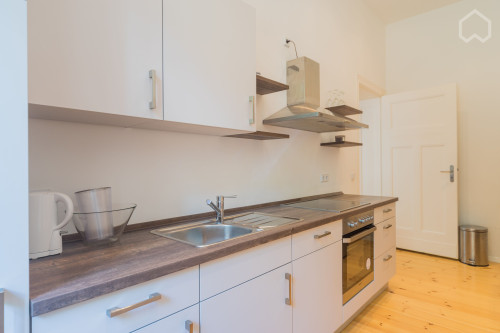 Unique 2 rooms apartment with a private garden in center of Wilmersdorf (Berlin)