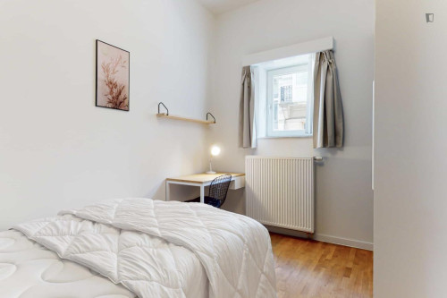 Neat ensuite single bedroom near Maelbeek metro