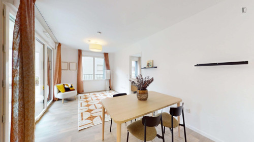 Cosy single bedroom close to Les Grésillons station