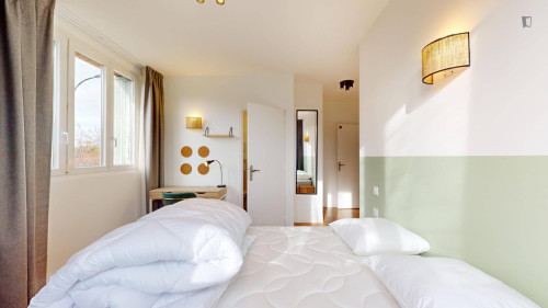 Cosy single ensuite bedroom near Parc Georges Pompidou