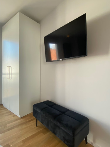 First occupancy! High-quality, fully furnished 2-room new-built apt.,, 5mins walk to S-Bahn, e-charging station, free Wi-Fi