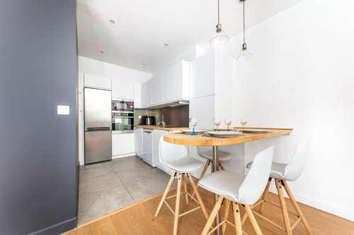 Luxury 2-BR Apartment Steps Away from Champs-Élysées