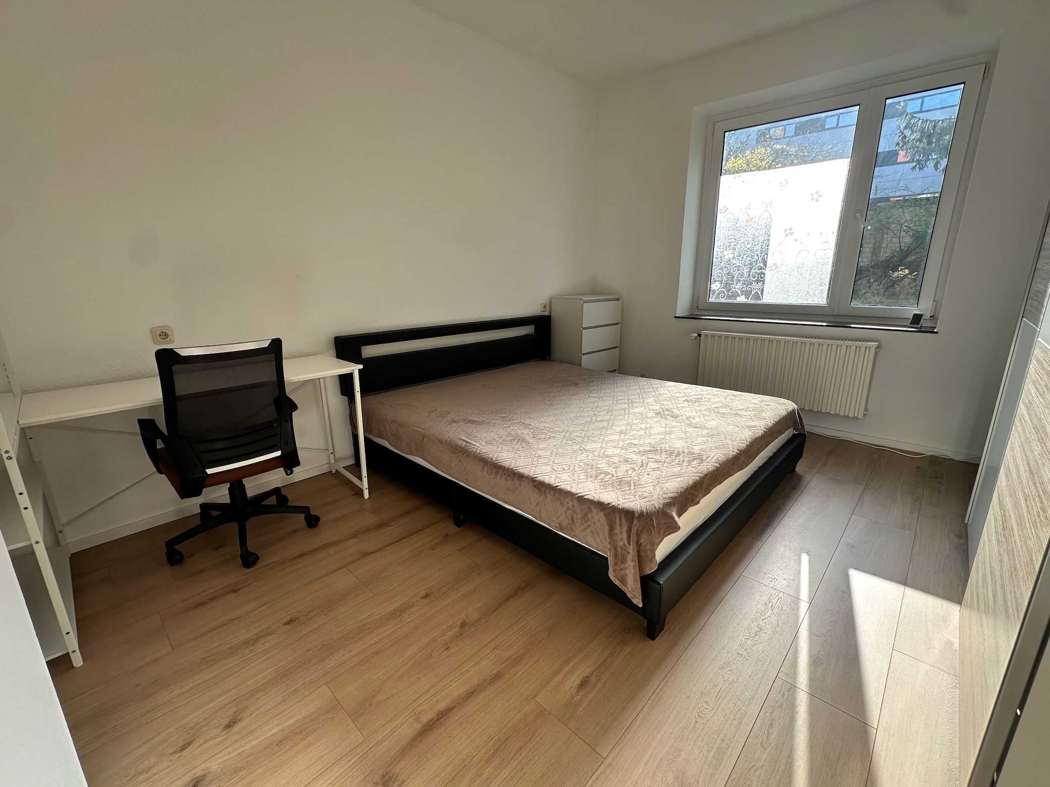 Bright 2-Room Apartment With Garden & Workspace – Newly Renovated In Aachen - 8