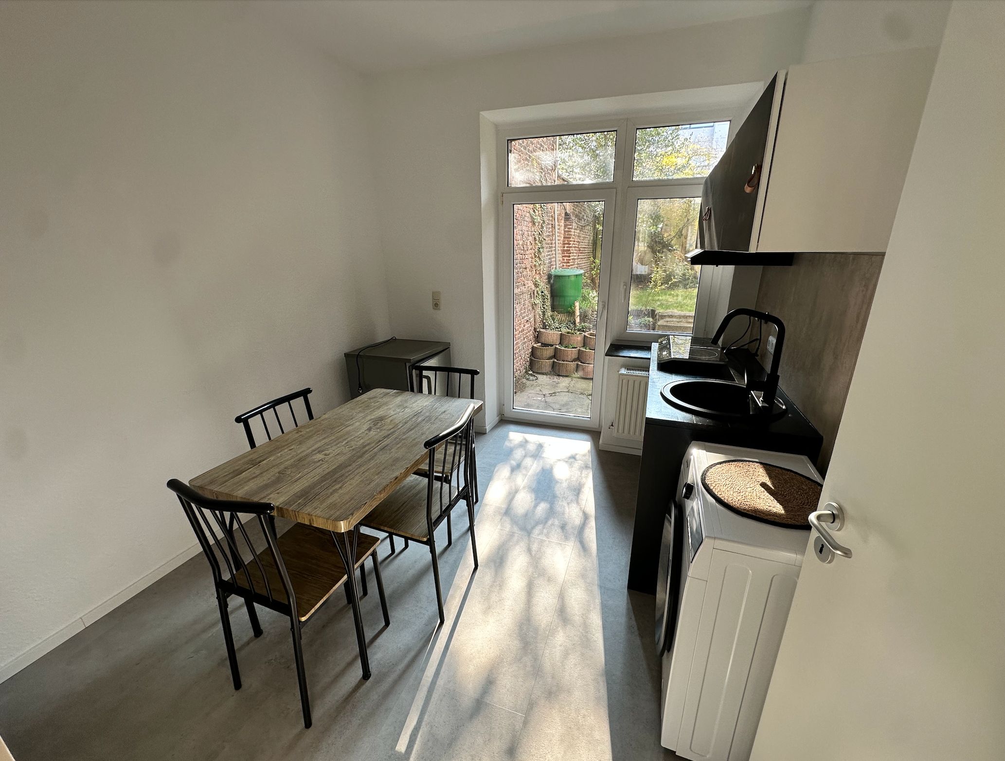 Bright 2-Room Apartment With Garden & Workspace – Newly Renovated In Aachen - 19