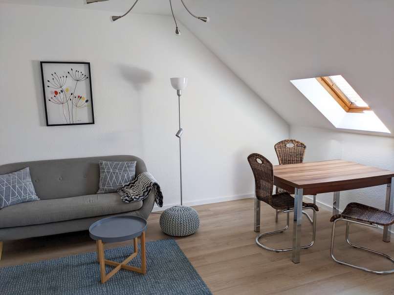 Modern Apartment With Balcony And Carport - 1