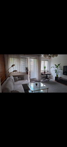 Bright and Newly Renovated Apartment Near Mehringplatz – Ideal for Couples and Small Families