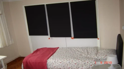 Bedroom with a single bed 14