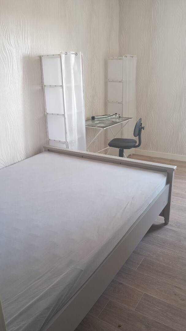  Room 3  -  69m² Private room in a flatshare for 3 people  - Gallery -  1