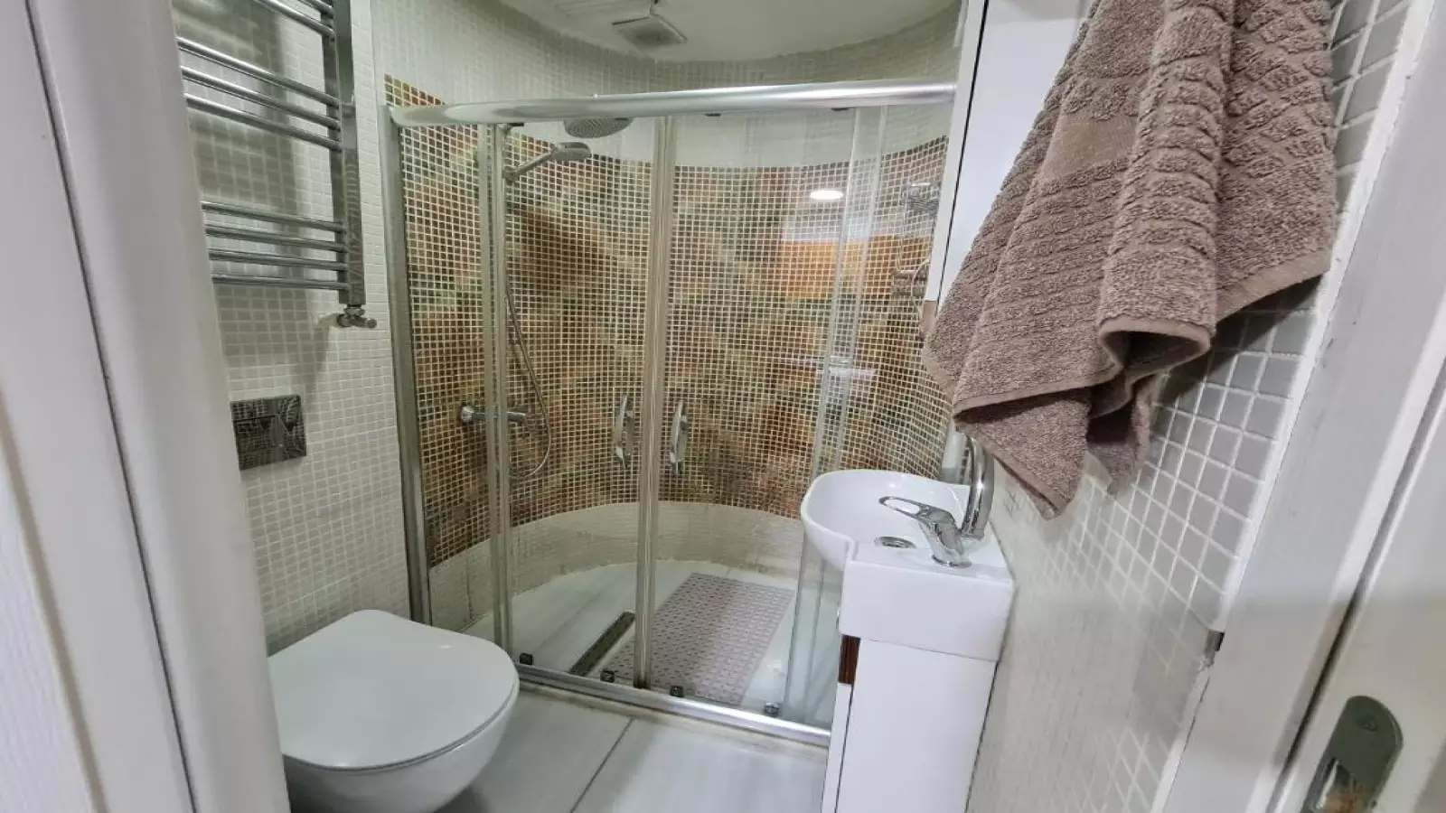  Apartment  -  2-bedroom apartment for rent in Tarlabaşı  - Gallery -  2