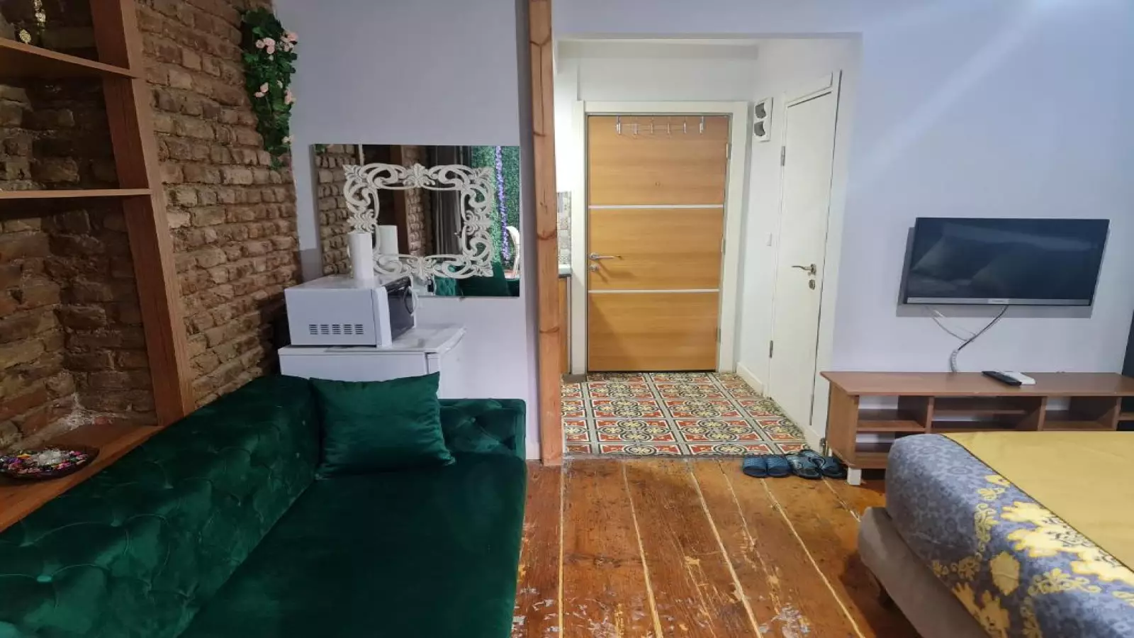  Apartment  -  2-bedroom apartment for rent in Tarlabaşı  - Gallery -  1