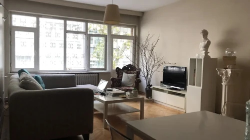 Room in a shared 2-bedroom apartment for rent in Istanbul, only females, bills included ..