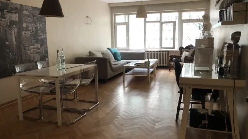 Room in a shared 2-bedroom apartment for rent in Istanbul, only females, bills included ..