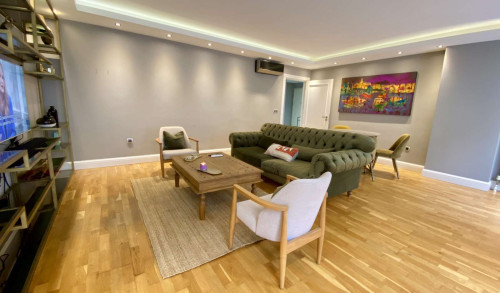 1-bedroom apartment for rent in Istanbul, perfect for professionals and couples .