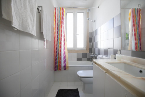 Cosy double bedroom close to Faculdade de Ciências da Universidade de Lisboa - Gallery - 5