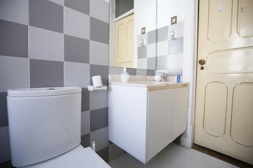 Cosy double bedroom close to Faculdade de Ciências da Universidade de Lisboa - Gallery - 11