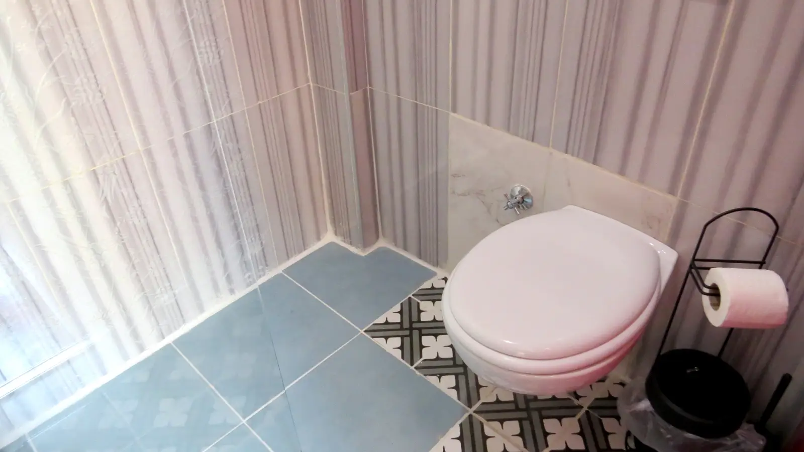  Studio For Rent In Beyoğlu, Bills Included  -  Studio for rent in Beyoğlu, bills included .6  - Gallery -  6