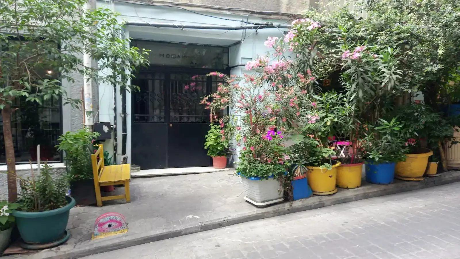  Bedroom 1  -  Room for rent in 3-bedroom apartment in Istanbul .5  - Gallery -  9