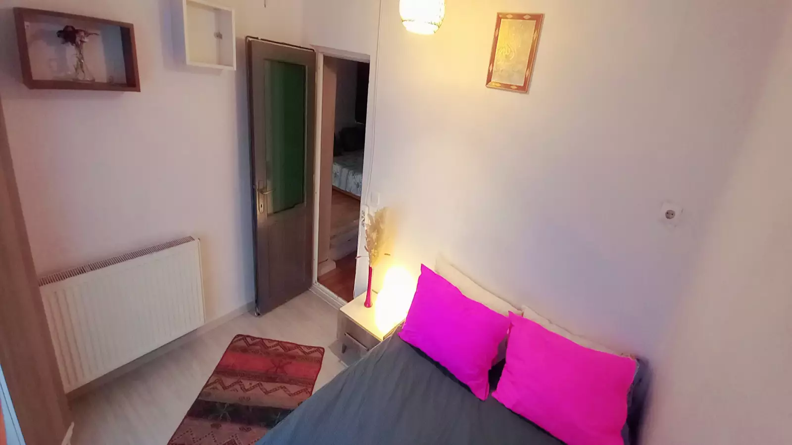  Bedroom 1  -  Room for rent in 3-bedroom apartment in Istanbul .5  - Gallery -  4
