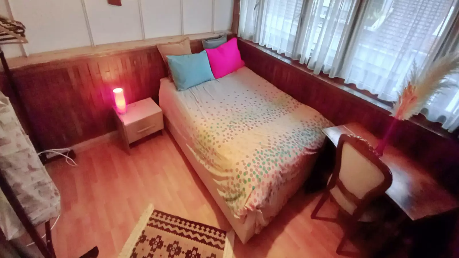  Bedroom 1  -  Room for rent in 3-bedroom apartment in Istanbul .5  - Gallery -  2