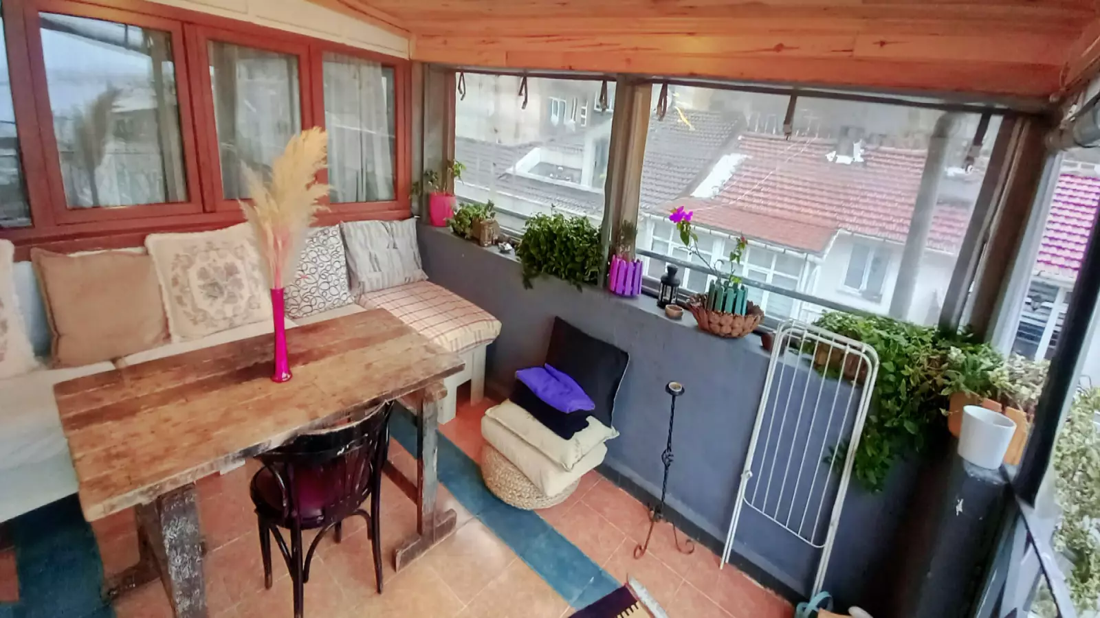 Bedroom 1  -  Room for rent in 3-bedroom apartment in Istanbul .5  - Gallery -  5