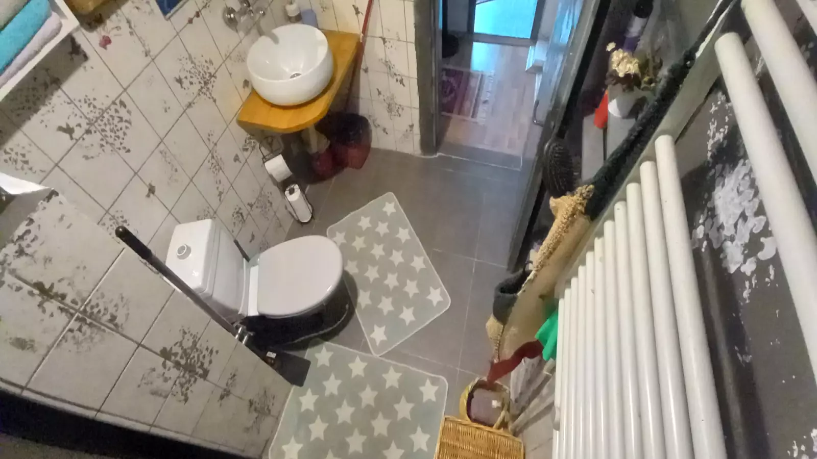  Bedroom 1  -  Room for rent in 3-bedroom apartment in Istanbul .5  - Gallery -  10