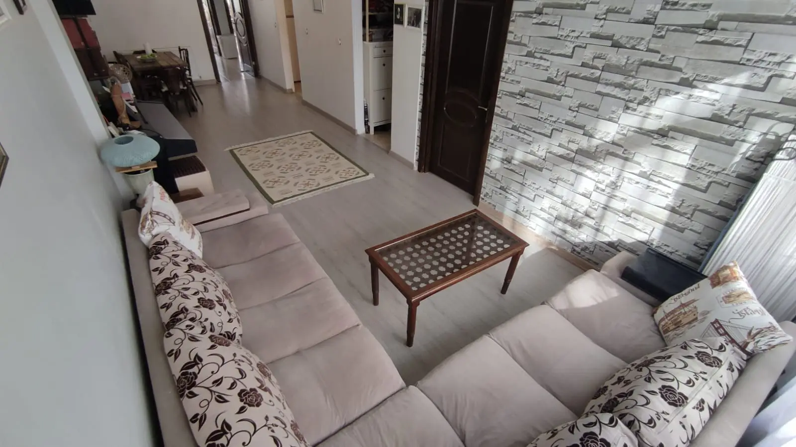  Bedroom 1  -  Room in a shared 4-bedroom apartment for rent in Istanbul, only females. .-  - Gallery -  10