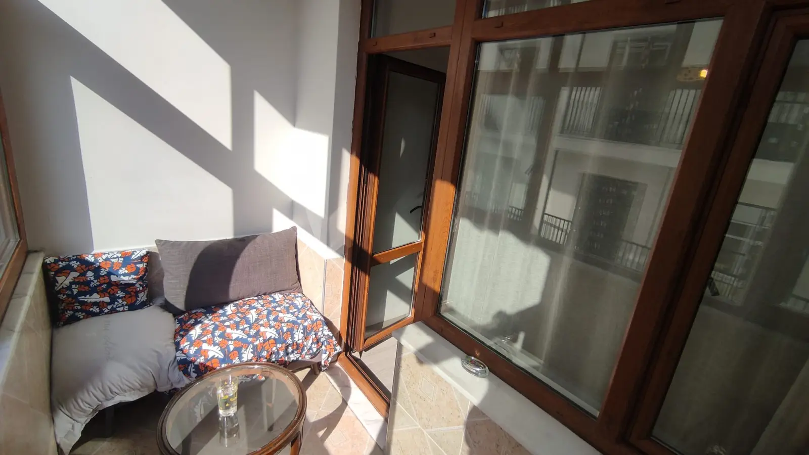  Bedroom 1  -  Room in a shared 4-bedroom apartment for rent in Istanbul, only females. .-  - Gallery -  12