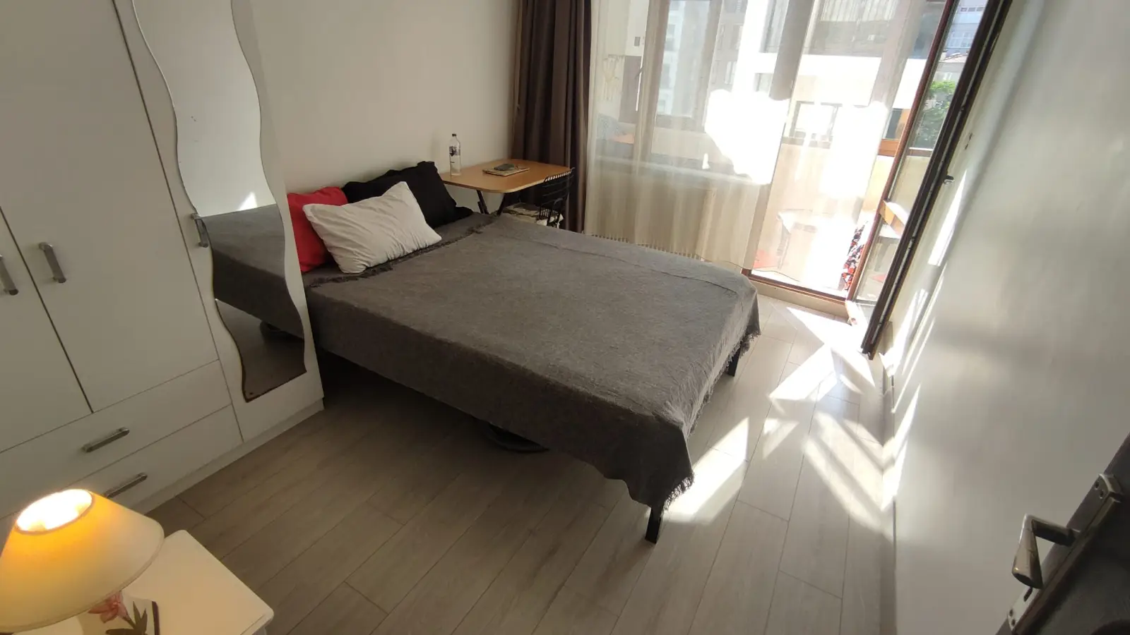  Bedroom 1  -  Room in a shared 4-bedroom apartment for rent in Istanbul, only females. .-  - Gallery -  20