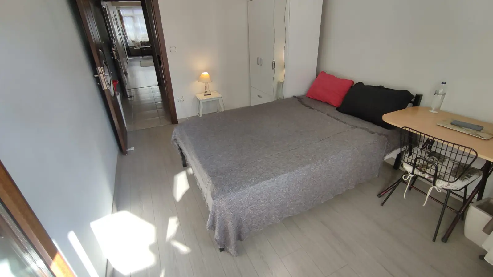  Bedroom 1  -  Room in a shared 4-bedroom apartment for rent in Istanbul, only females. .-  - Gallery -  17