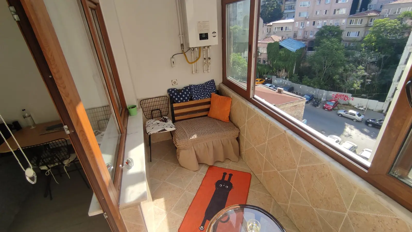  Bedroom 1  -  Room in a shared 4-bedroom apartment for rent in Istanbul, only females. .-  - Gallery -  13
