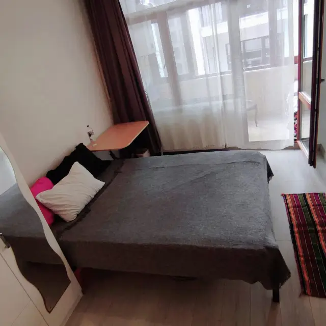  Bedroom 1  -  Room in a shared 4-bedroom apartment for rent in Istanbul, only females. .-  - Gallery -  23