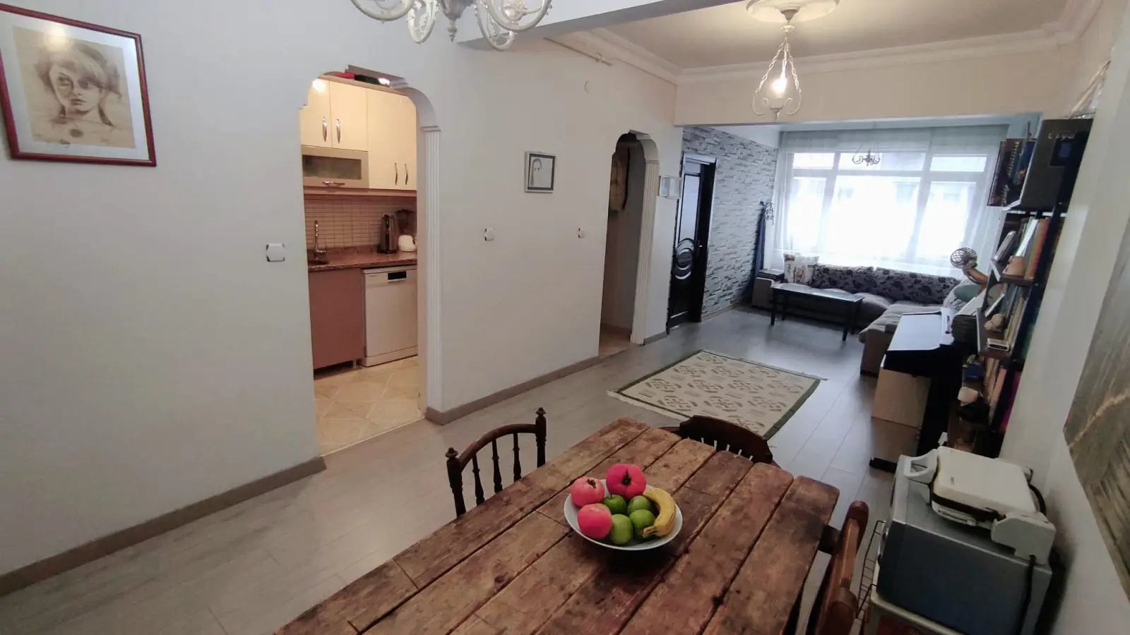  Bedroom 1  -  Room in a shared 4-bedroom apartment for rent in Istanbul, only females. .-  - Gallery -  3