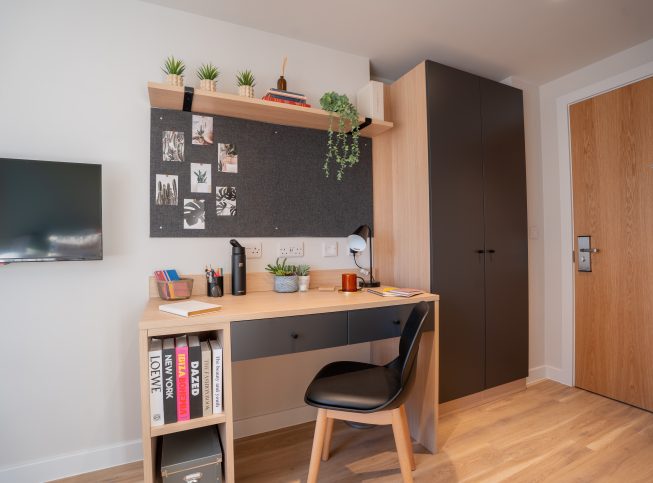  Classic Ensuite - Lower Tower  -  Fusion Leeds  - Gallery -  4