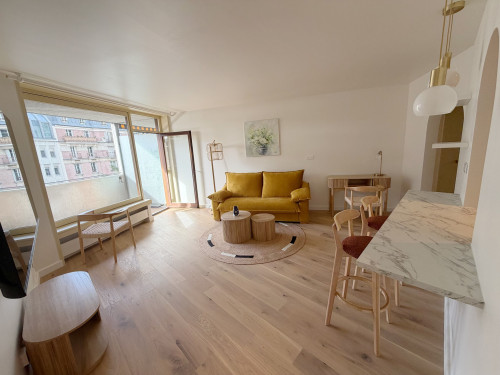 Premium Designer Studio with Balcony – All Inclusive – Paris 15 (Grenelle)